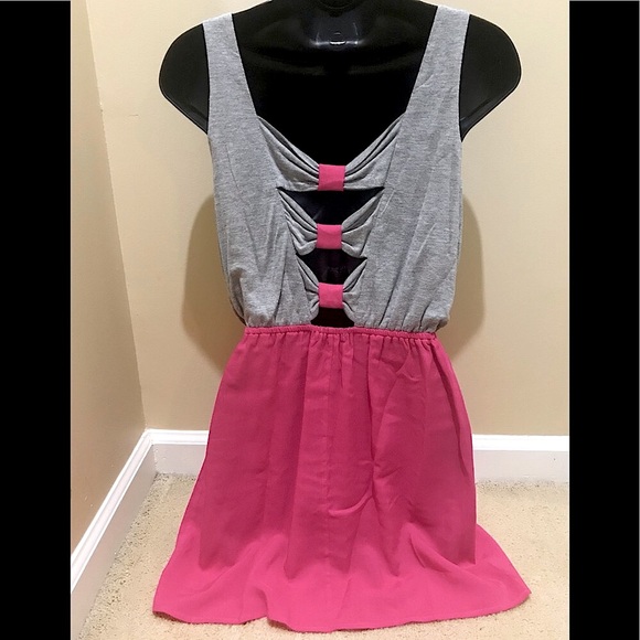 🆕🔥DELIA’S SUPER CUTE GRAY&PINK/CRISS CROSS BOW ON BACK SOLID ON THE FRONT MINI - Picture 3 of 16